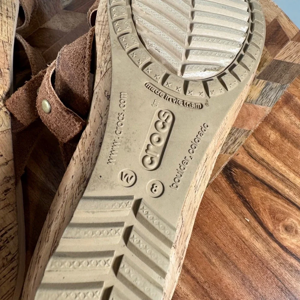 Crocs Leigh II Suede Wedge Sandals Womens 8 Brown Espresso Cork Strappy Platform